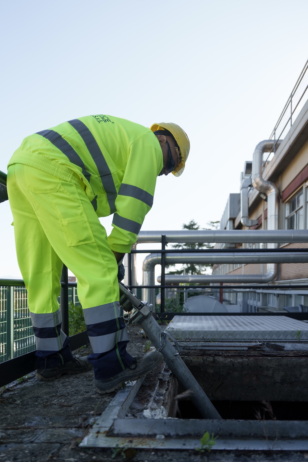 Autospurgo MTC Service in un contesto urbano storico